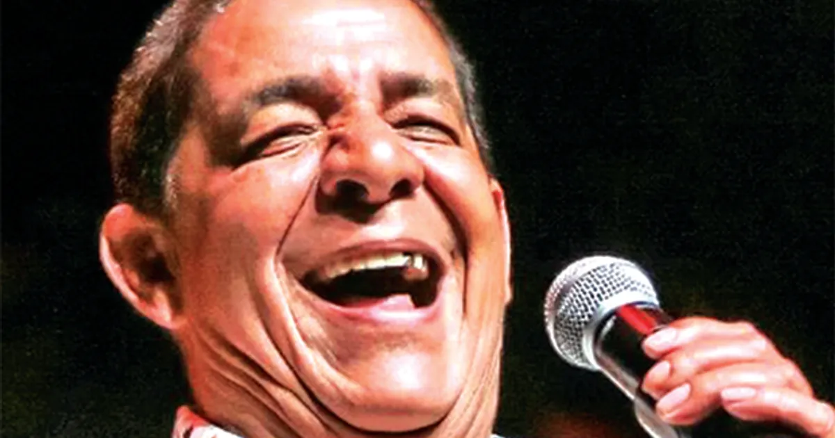 Zeca Pagodinho canta na festa dos 50 anos da Independência Nacional