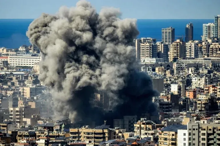Israel lança mais de 130 projéteis contra o Líbano