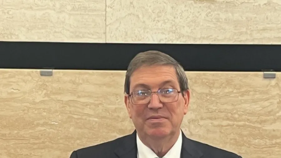 Ministro Téte António aborda cooperação com homólogos de três países