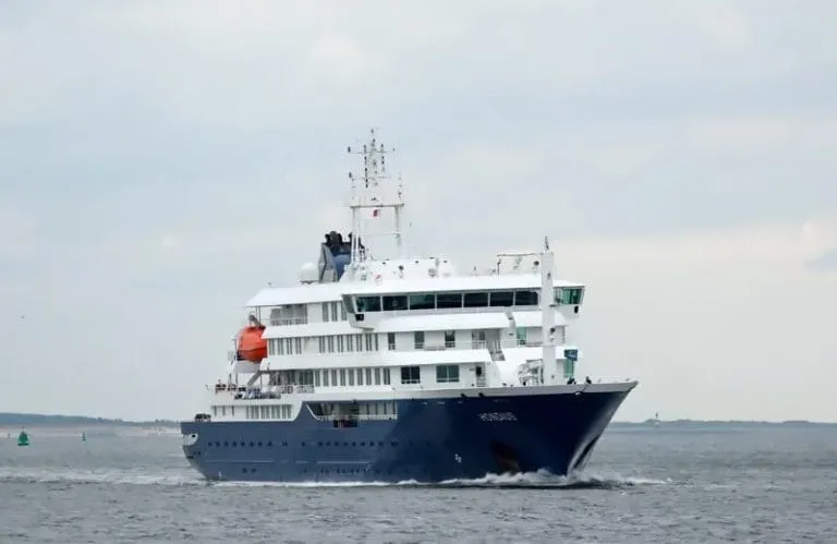 Mais de 90 passageiros do navio "MV Hondius" repatriados de Tenerife por avião