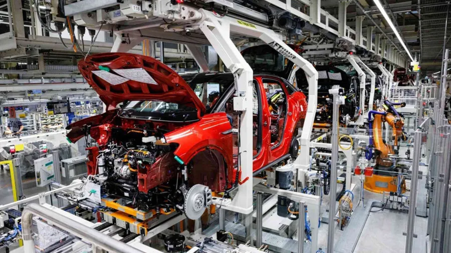 Rússia e China lançam produção conjunta de automóveis