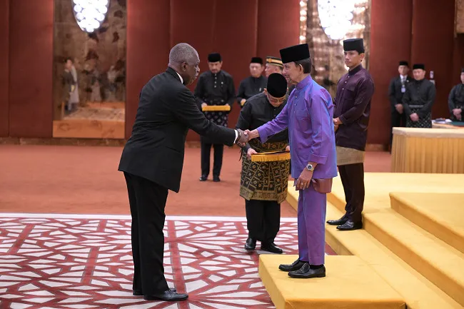 Angola reforça cooperação com o Brunei Darussalam em petróleo, gás e fertilizantes após acreditação de Florêncio de Almeida