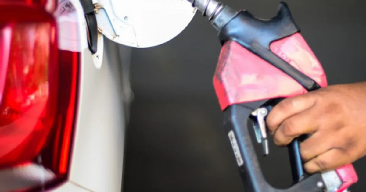Angola compra menos 18 por cento de derivados de petróleo