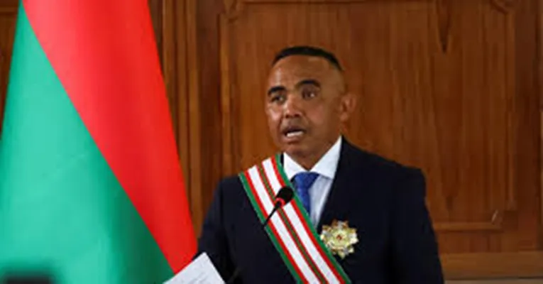Madagascar dissolve governo e destitui primeiro-ministro