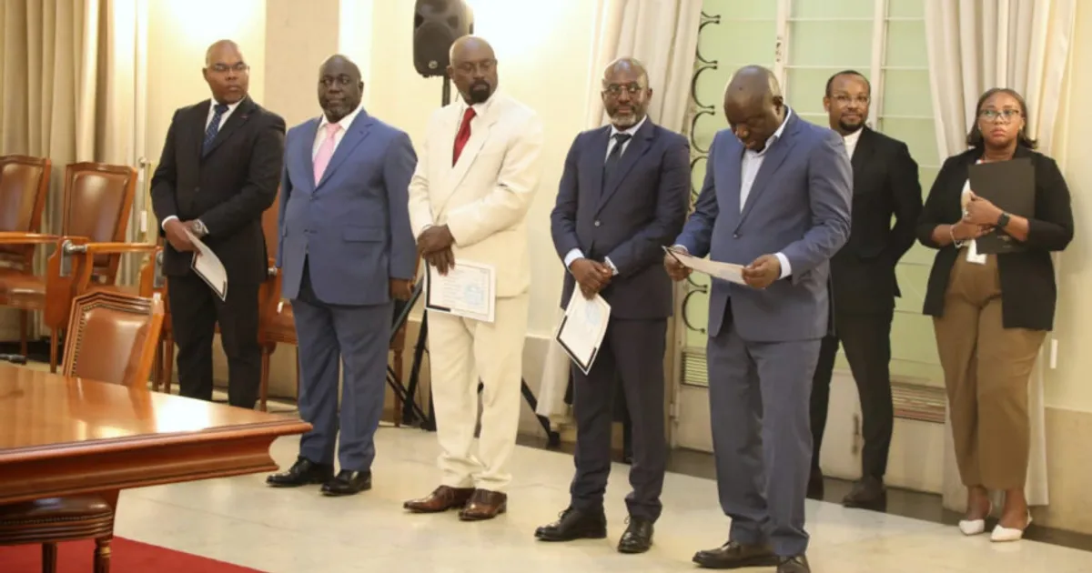 Diplomatas recém-nomeados concluem formação na Academia Diplomática em Luanda