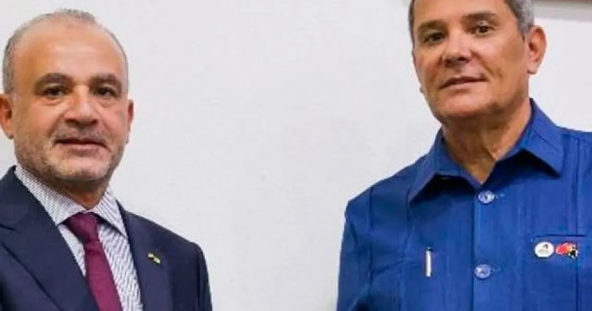 Ministro da Juventude e Desportos reúne-se com presidente da Federação de Esgrima