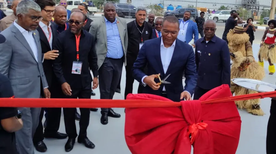 Inaugurada fábrica de montagem de automóveis no Icolo e Bengo