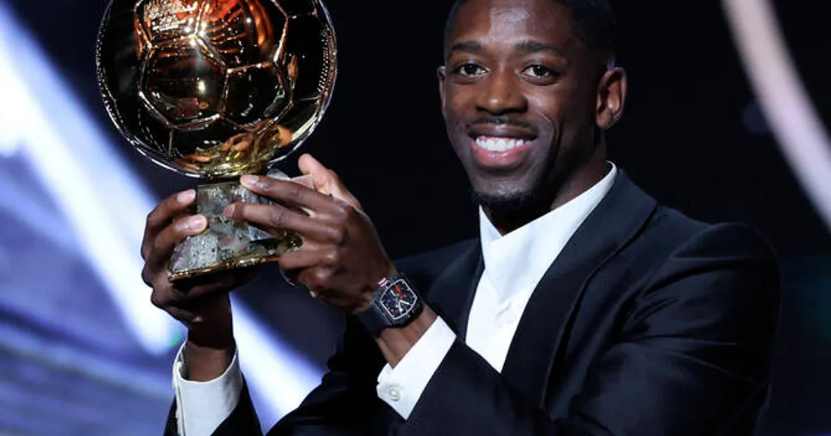 Futebolista Ousmane Dembelé completa redenção com Bola de Ouro nas mãos