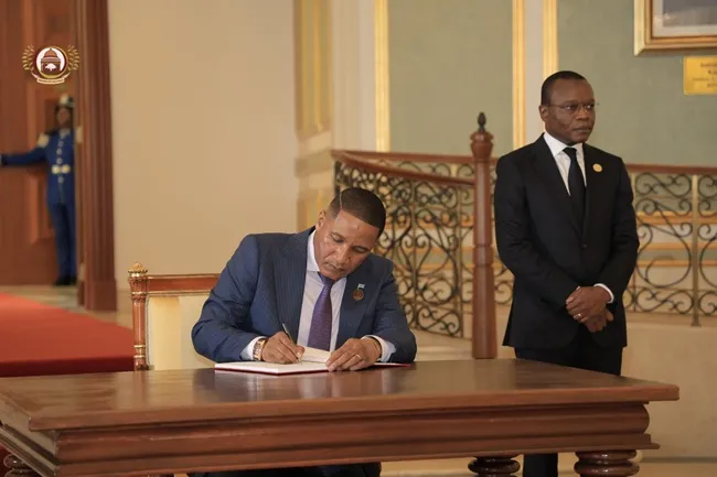 Presidente do Botswana recebido na Assembleia Nacional