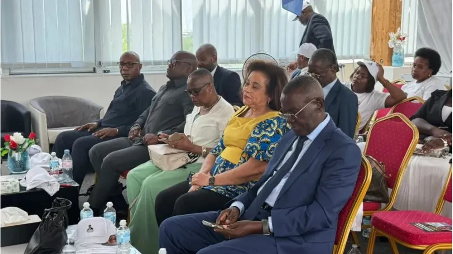 AMANGOLA lança projecto comunitário em França