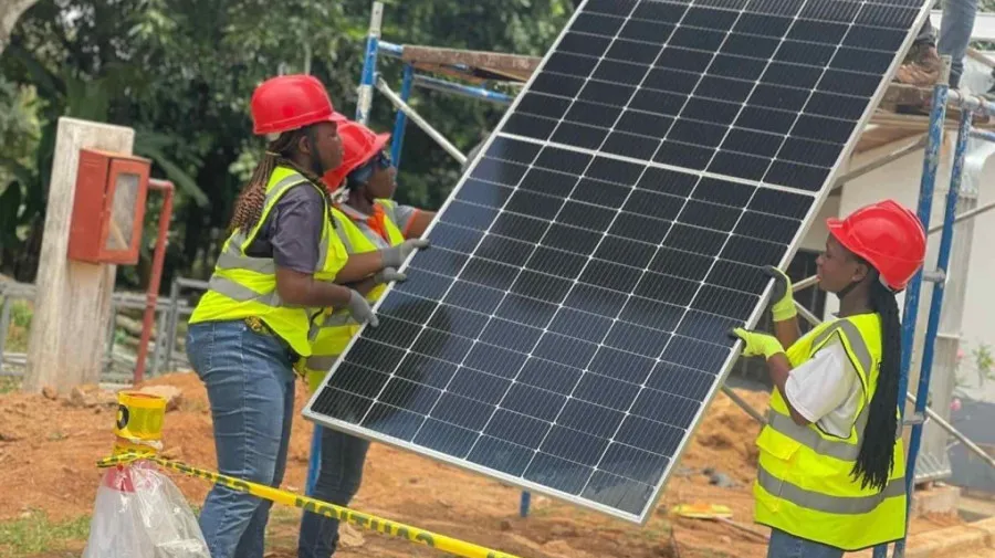 CEDEAO promove formação de jovens mulheres em energia solar