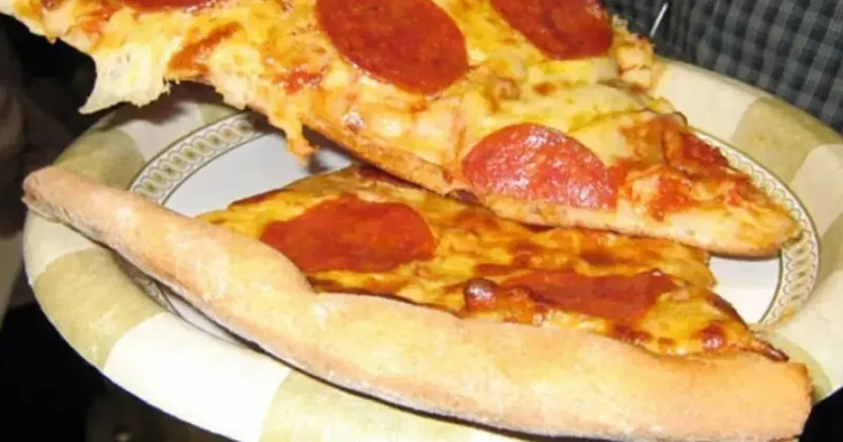 Turistas francesas denunciadas nas redes sociais por comer pizza sem pagar