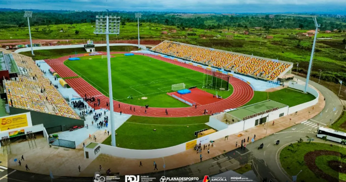 Estádio Nacional "Vici António" inaugurado na cidade do Uíge