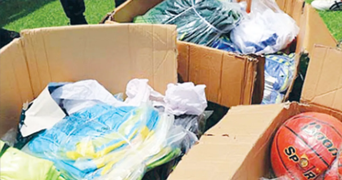 Minjud recebe material desportivo da China