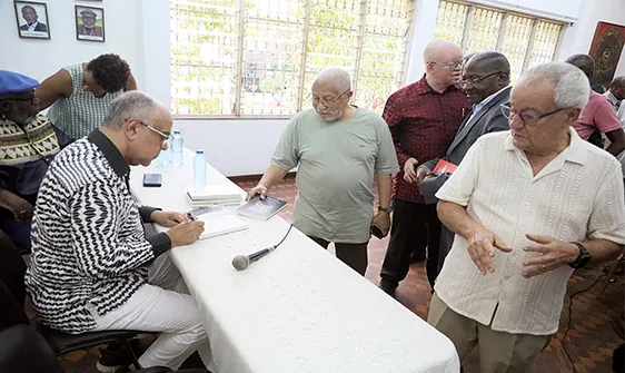 Escritor João Melo apresenta quatro obras em Luanda