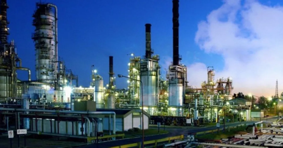 Rússia nacionaliza companhia petrolífera e detém proprietário