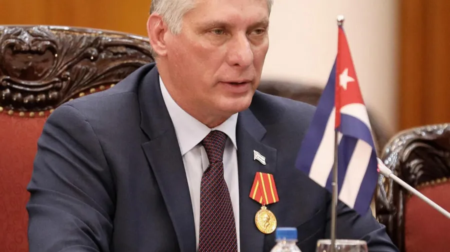 Cuba diz estar disponível para dialogar com EUA sobre "qualquer assunto"