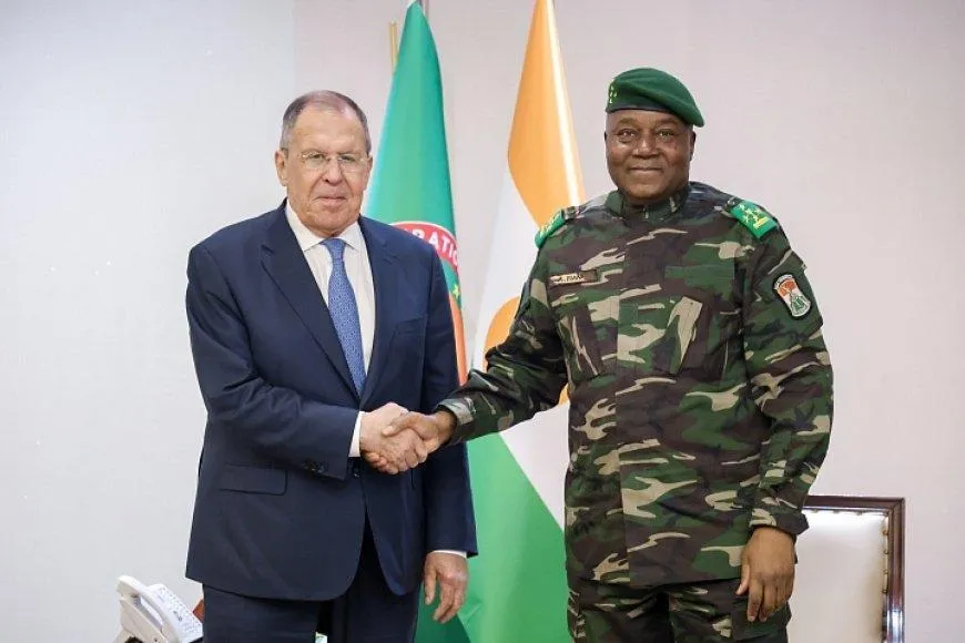 Rússia e Argélia reforçam apoio militar aos regimes do Sahel