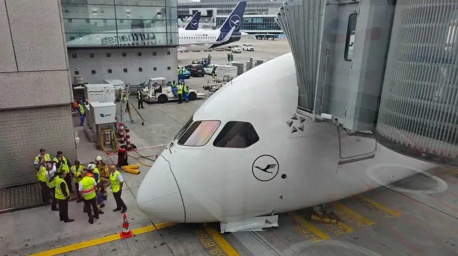 Falha no trem de aterragem de um avião da Lufthansa faz vários feridos