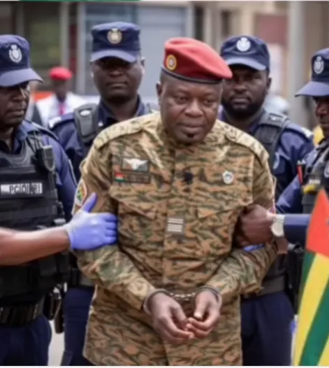 Ex-líder do Burkina Faso expulso do Togo após acusação de tentativa de golpe