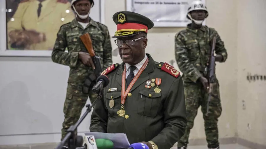 Presidente de transição da Guine Bissau rejeita alegações sobre referendo