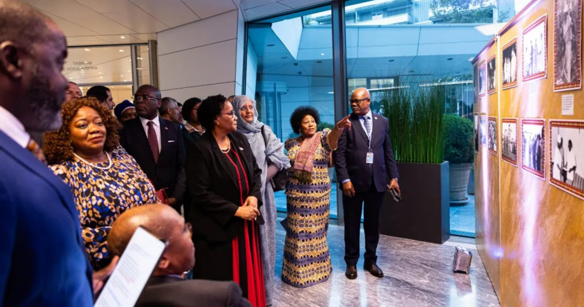 Exposição fotográfica "Angola – 50 Anos de Independência" inaugurada em Genebra