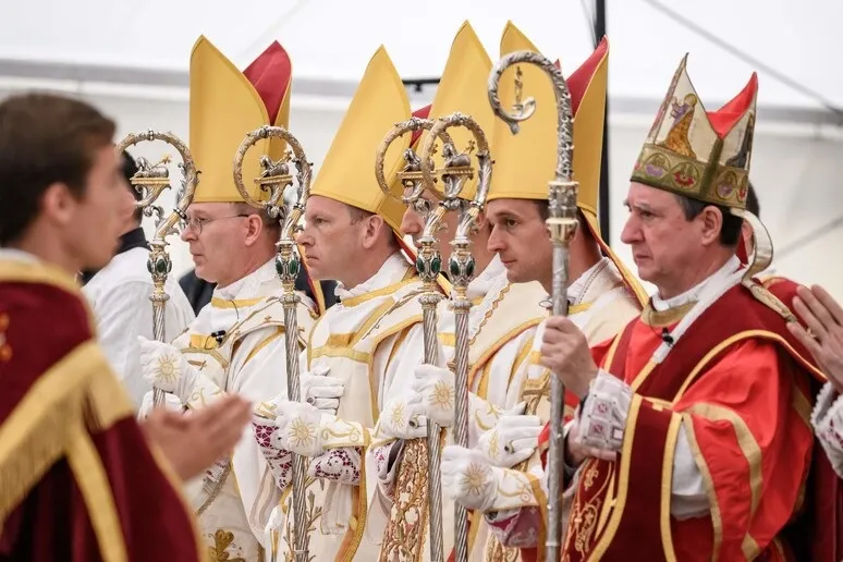 Vaticano excomunga bispos da Fraternidade São Pio X por cisma