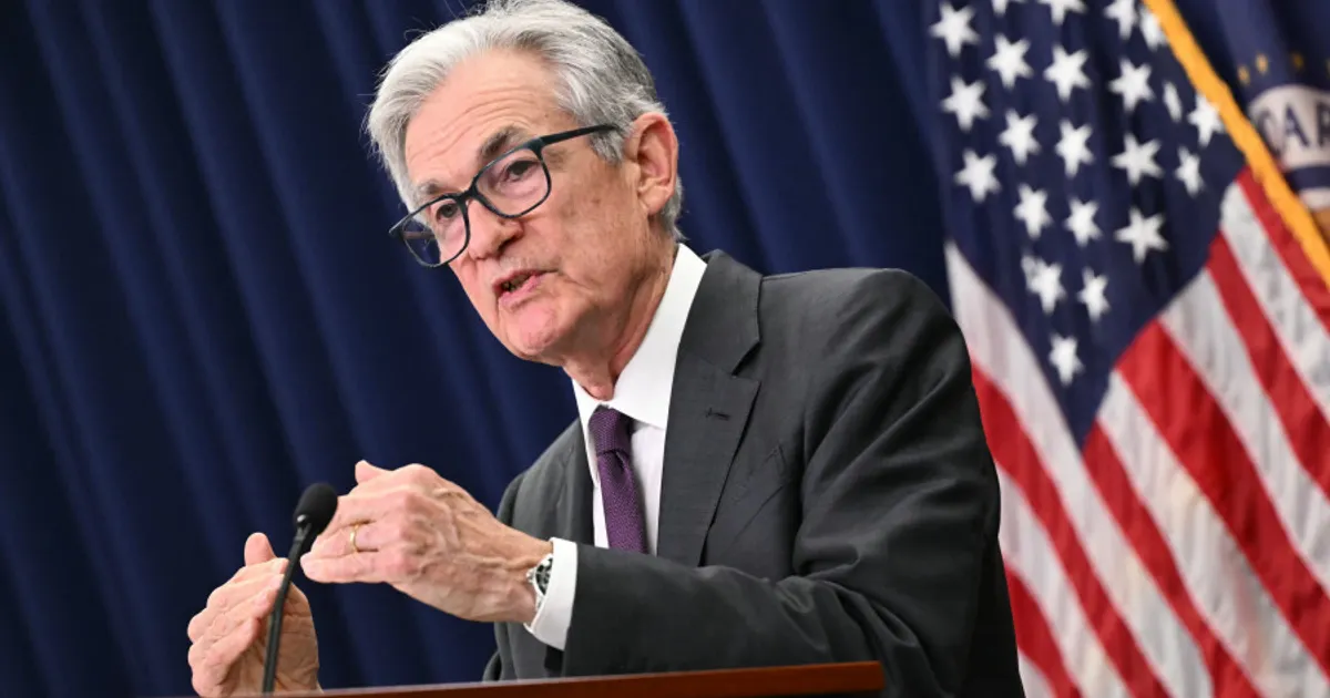 Donald Trump chama presidente da Reserva Federal de "estúpido" por manter taxas de juros