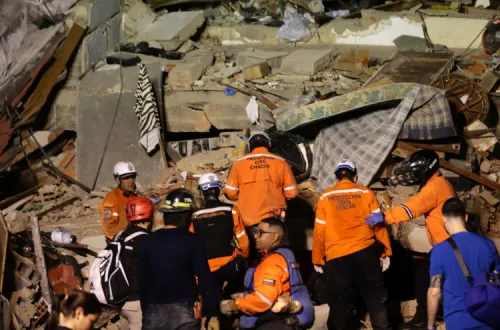 Número de vítimas do sismo na Venezuela sobe para 929 mortos