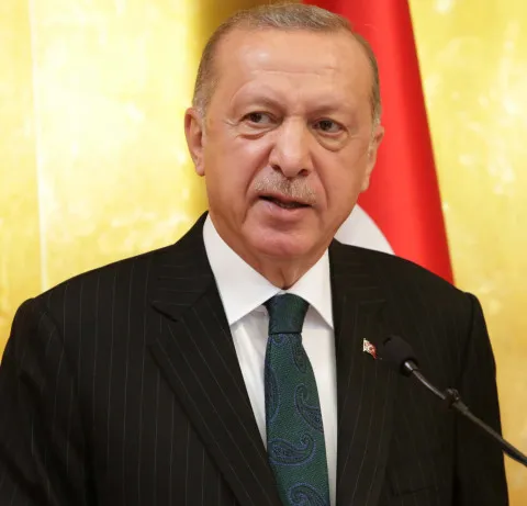 Revólver oferecido pelo Presidente da Turquia gera polémica