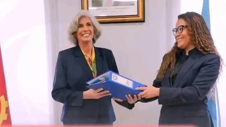 Paula Simons é a nova PCA da Rede Girassol