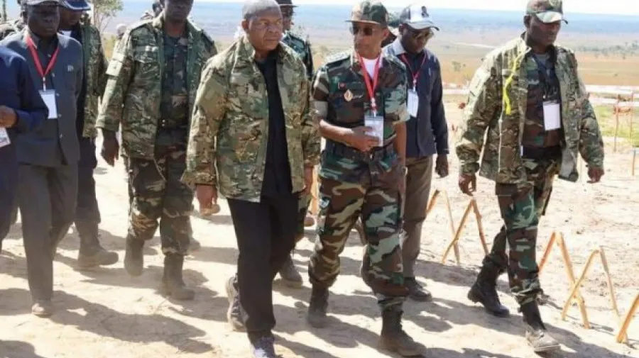 Comandante-em-Chefe felicita Força Aérea Nacional pelos 50 anos da sua criação