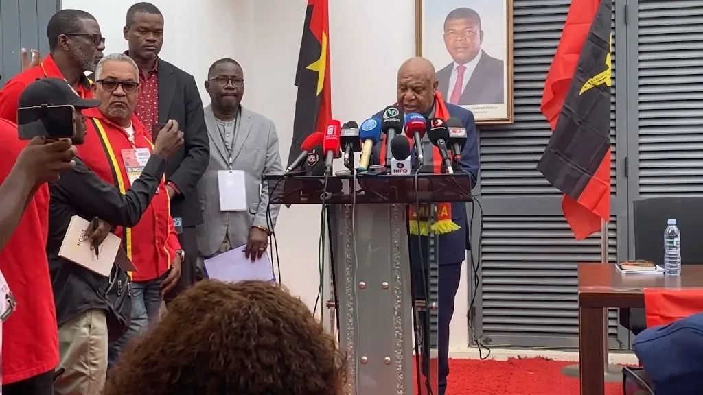 Higino Carneiro admite impugnar eleições do MPLA caso candidatura não seja aceite