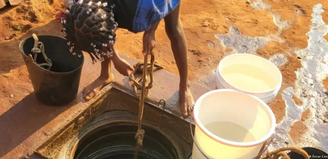 Comunidade do Nzambi Ngo, na Barra do Dande, espera por água potável há 20 anos
