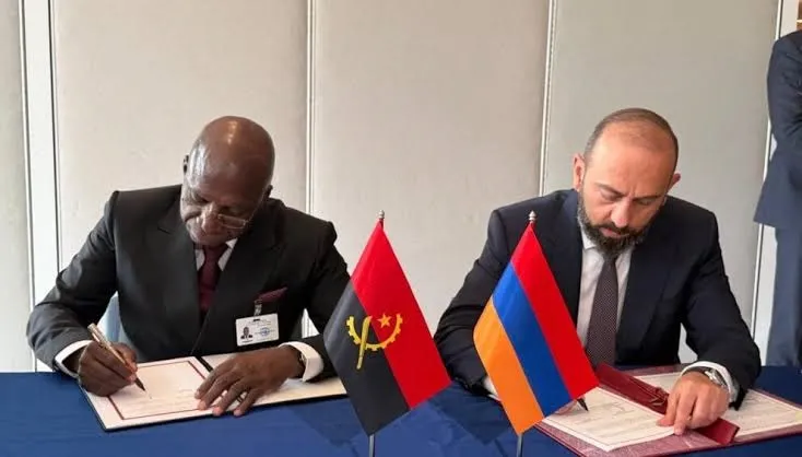 Angola e Arménia assinam acordo de isenção de vistos para passaportes oficiais