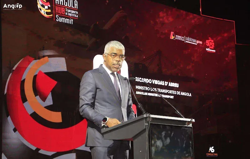 Angola prevê mil autocarros eléctricos e dois mil carregadores em todo o país