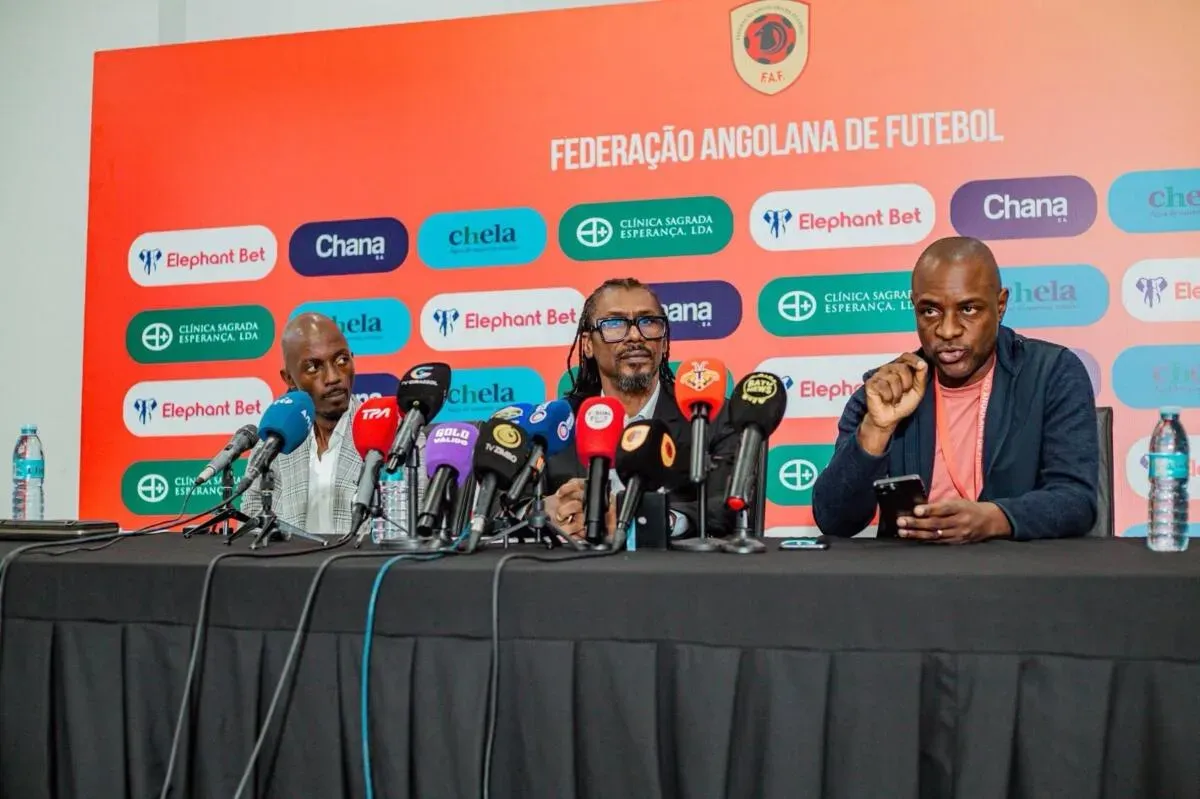 Angola chama guarda-redes Ekumby e defesa Alexandre para jogo com Egipto