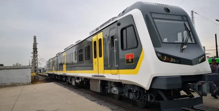 Ligação ferroviária entre Luanda e o novo aeroporto internacional Dr.º António Agostinho Neto só em 2026. TAAG já fez o primeiro voo