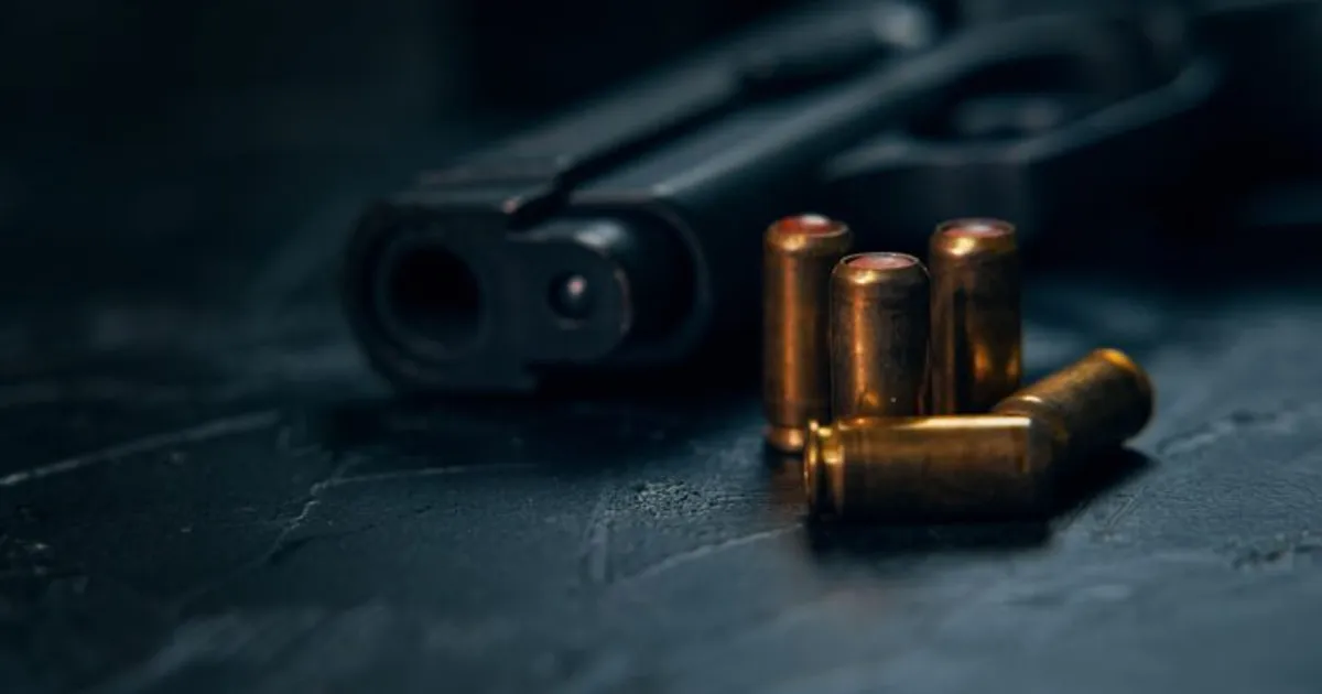 Agente da PN em Luanda coloca-se em fuga após entregar arma de serviço à namorada para ameaçar a rival