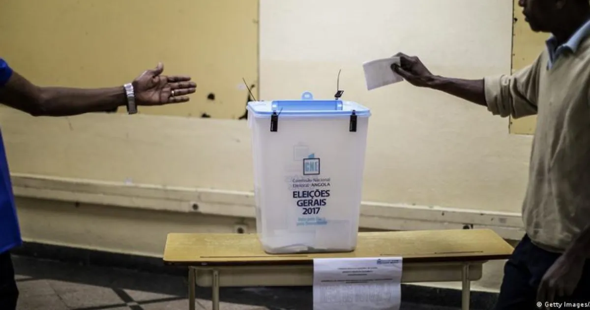 Proposta do executivo de passar o BI como único documento válido para o exercício do voto travada no Parlamento assim como a eliminação das actas-síntese