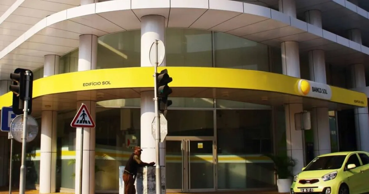 Banco Sol fecha 39 balcões em dez províncias do país e despede centenas de trabalhadores