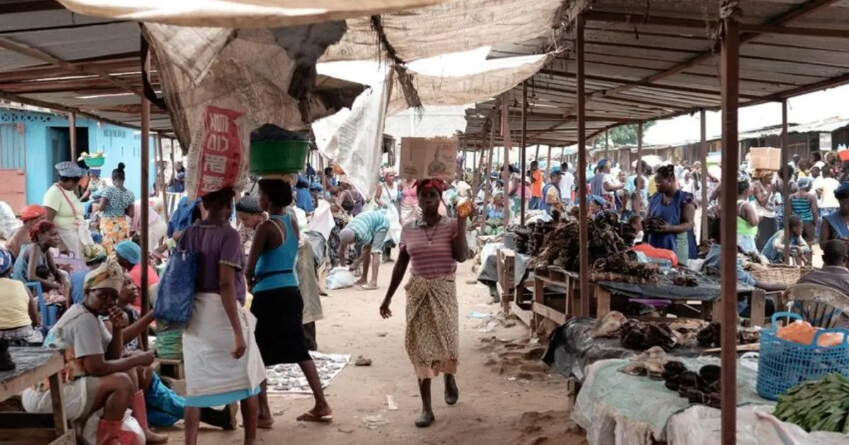 Quatro em cada cinco empregos são informais em Angola, revela relatório trimestral do INE