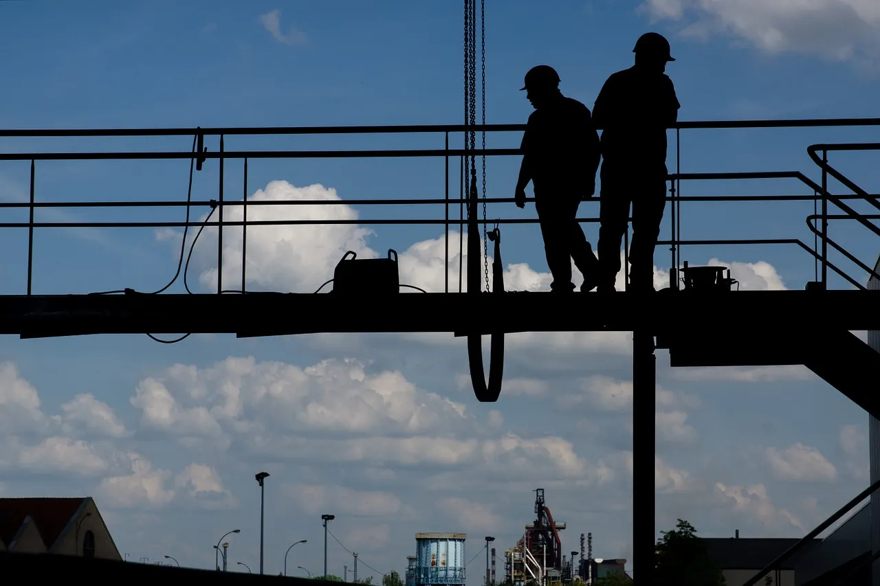 Mais de 80% dos angolanos entre os 15 e 34 anos não têm trabalho. País fecha 2024 com taxa media anual de desemprego de 31,5%