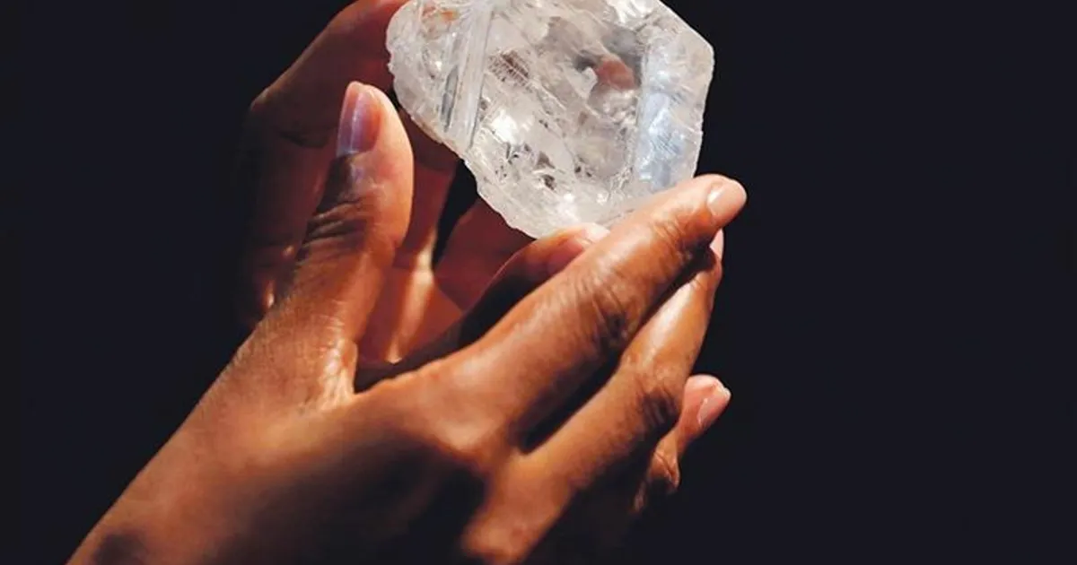 Sodiam embolsa 15,5 milhões USD com a licitação de 17 diamantes especiais