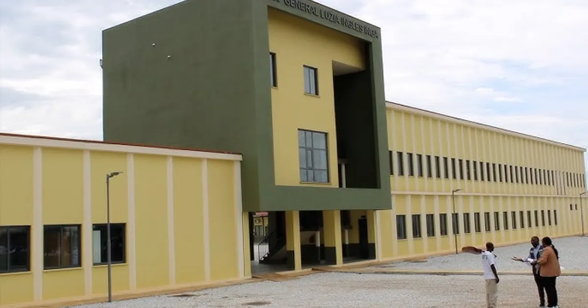 PR aprova ajuste directo de 5,2 milhões USD para a construção e apetrechamento de uma escola no Uíge