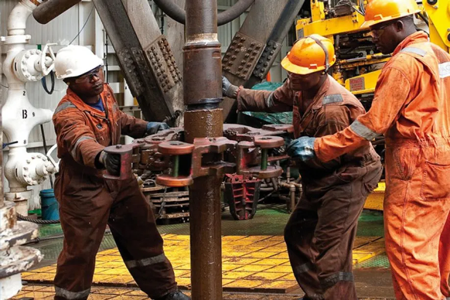 Produção petrolífera angolana tomba pelo sexto mês consecutivo