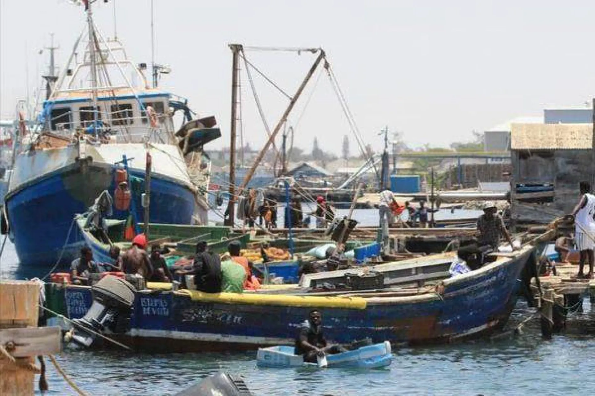 PR aprova ajustes directos de quase 300 milhões USD para obras nos portos pesqueiros de Cabinda, Luanda, Namibe e Porto Amboim