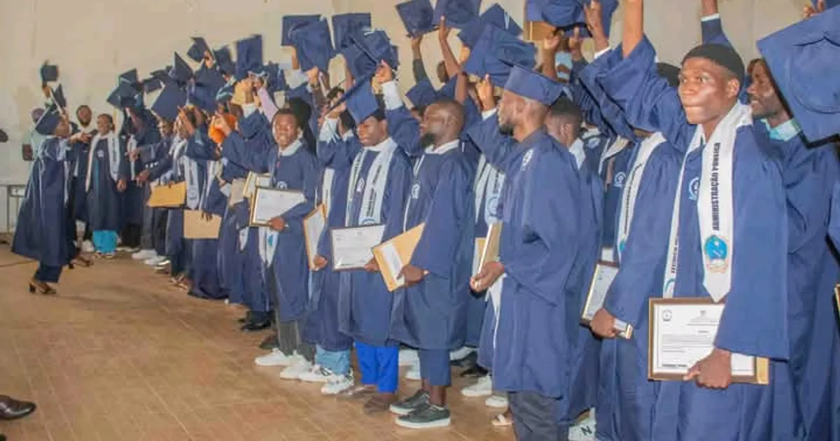 Instituto Médio Politécnico de Quiculungo outorga dezenas de finalistas