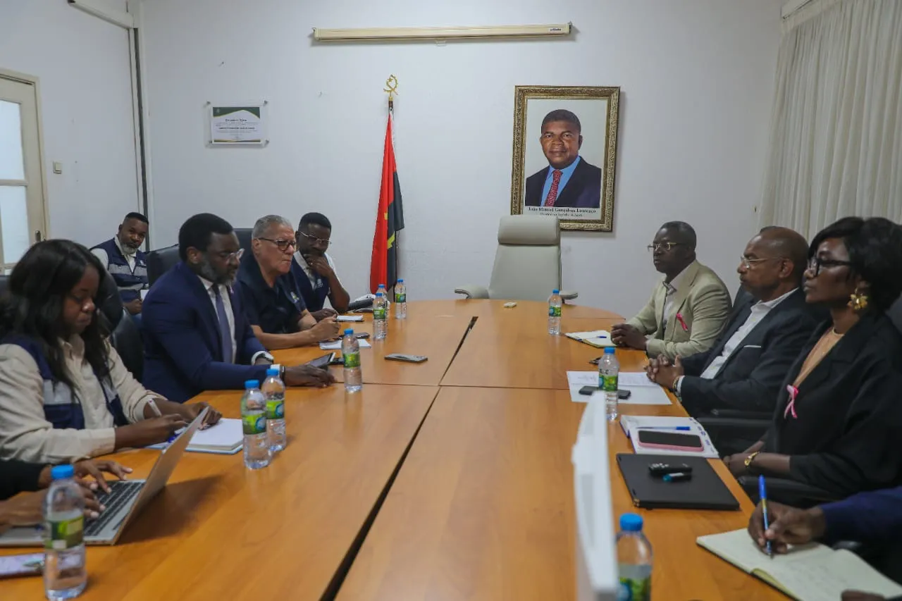 Reforçada busca para identificar crianças com vacinação incompleta em Luanda