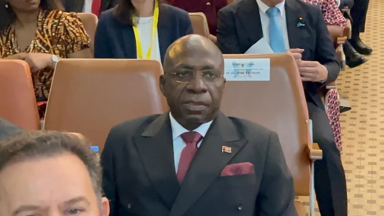 Téte António representa João Lourenço na tomada de posse de Carlos Vila Nova